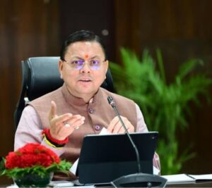 उत्तराखंड के मुख्यमंत्री पुष्कर सिंह धामी ने दी हरेला पर्व की शुभकामनाएं , मंदिर प्रांगण में किया पौधारोपण